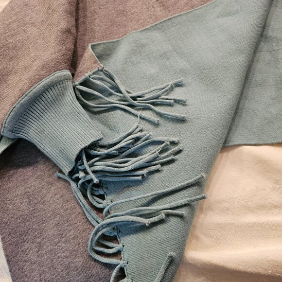 Ruana style Wrap, Knit with arm sleeves, Like new - Picture 2 of 4